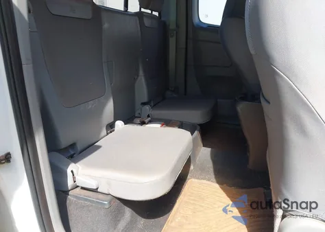 2013 Toyota Tacoma Prerunner V6 z USA, uszkodzony, nr VIN 5TFTU4GN7DX036601